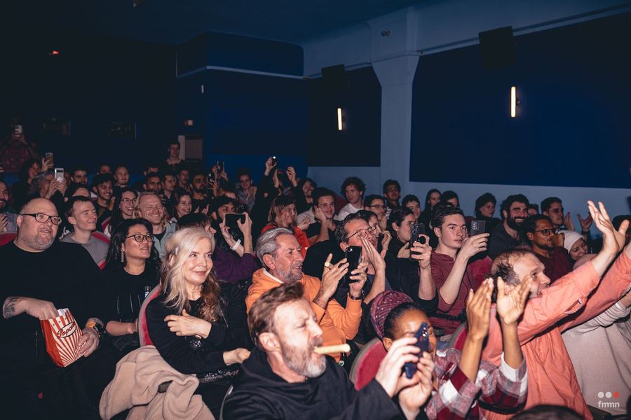 Volles Haus: Das Publikum reagiert bei einer Vorführung.